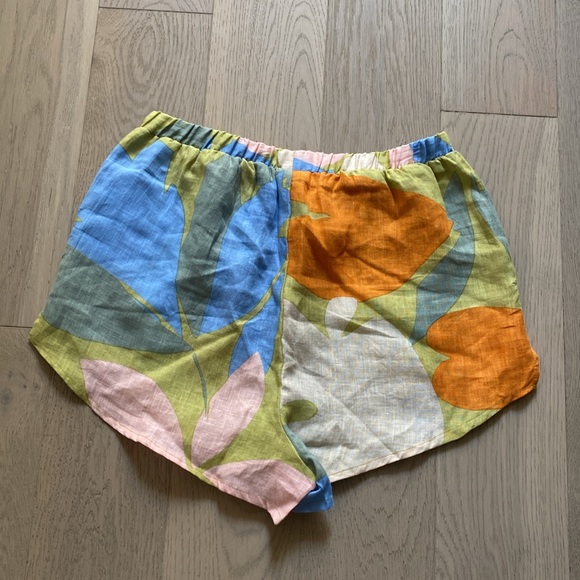 Vitamin A - Linen Cover Up Shorts - Picture 2 of 4